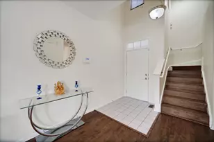 439 Bay Tree Cir, Vernon Hills, IL 60061 - Photo 3
