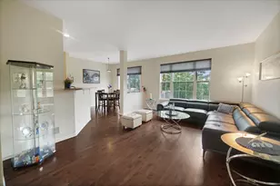 439 Bay Tree Cir, Vernon Hills, IL 60061 - Photo 7