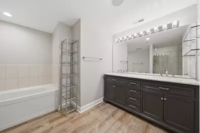 811 W 15th Place #807, Chicago, IL 60608 - Photo 7