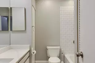 2343 N Greenview Ave, Chicago, IL 60614 - Photo 15