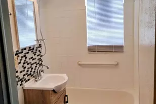 827 E 48th St, Chicago, IL 60615 - Photo 9