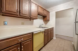 840 Wellington Ave, Elk Grove Village, IL 60007 - Photo 9