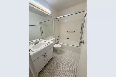 6933 N Kedzie Avenue #211, Chicago, IL 60645 - Photo 9