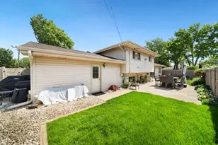 365 W Myrick Ave, Addison, IL 60101 - Photo 33