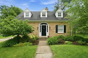 415 N Worth Ave, Elgin, IL 60123 - Photo 1