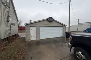 140 S 4th St, Albion, IL 62806 - Photo 21