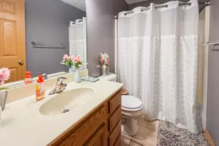 12087 W Blossom Ave, Beach Park, IL 60087 - Photo 9