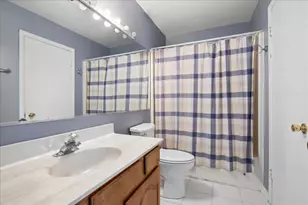 901 Portsmouth Dr, Island Lake, IL 60042 - Photo 13