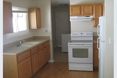 36647 N Streamwood Drive, Gurnee, IL 60031 - Photo 3