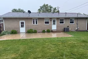 1421 25th St, Peru, IL 61354 - Photo 13