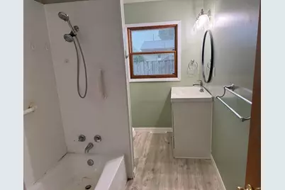 1421 25th Street, Peru, IL 61354 - Photo 9