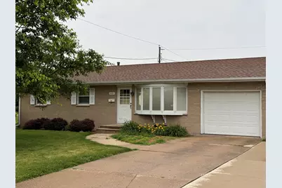 1421 25th Street, Peru, IL 61354 - Photo 1