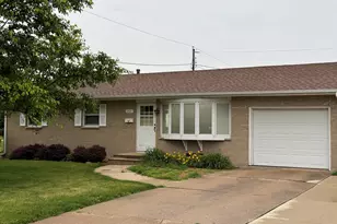 1421 25th St, Peru, IL 61354 - Photo 1