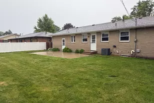1421 25th St, Peru, IL 61354 - Photo 15