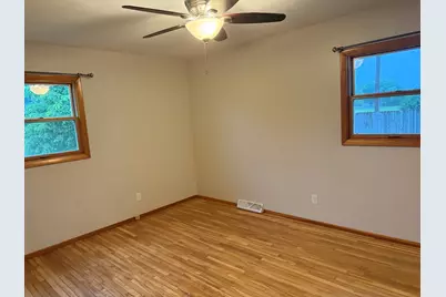 1421 25th Street, Peru, IL 61354 - Photo 5