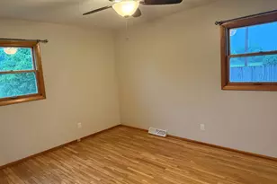 1421 25th St, Peru, IL 61354 - Photo 5