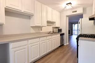 1990 Tall Oaks Dr, Aurora, IL 60505 - Photo 9