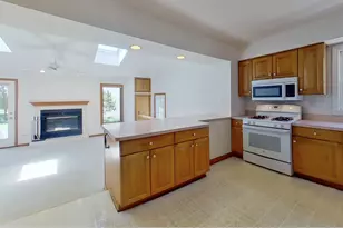 622 N President St, Wheaton, IL 60187 - Photo 11