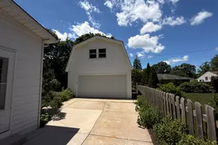 622 N President St, Wheaton, IL 60187 - Photo 33