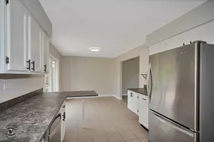2N314 Euclid Ave, Glen Ellyn, IL 60137 - Photo 11