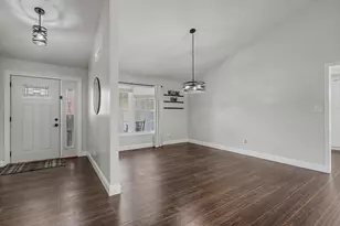 1207 E Ironwood Cc Dr, Normal, IL 61761 - Photo 9