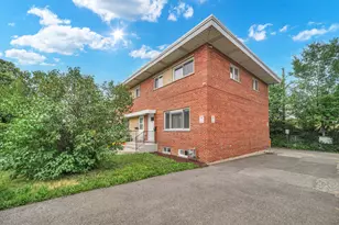 47 E Judith Ann Dr, Mount Prospect, IL 60056 - Photo 1