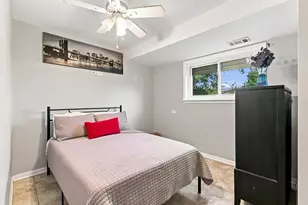 9010 S Parnell Ave, Chicago, IL 60620 - Photo 17