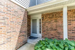 447 Canterbury Dr, Carol Stream, IL 60188 - Photo 5