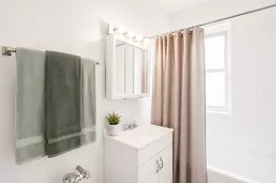 2453 N Clark St, Chicago, IL 60614 - Photo 7
