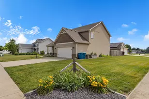 3001 Applewood Dr, Monticello, IL 61856 - Photo 3