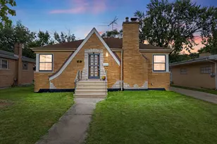 360 Streamside Dr, Harvey, IL 60426 - Photo 1