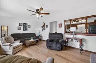 620 N 1st St, Carbon Hill, IL 60416 - Photo 5