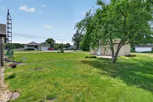 620 N 1st St, Carbon Hill, IL 60416 - Photo 23