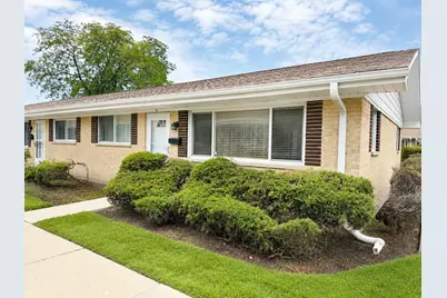 813 Valley Stream Drive #D, Wheeling, IL 60090 - Photo 1