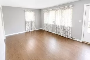 813 Valley Stream Dr, Wheeling, IL 60090 - Photo 3