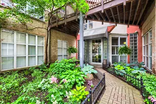 525 N Ada St, Chicago, IL 60642 - Photo 3