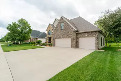 2104 Sinclair Court, Bloomington, IL 61704 - Photo 3