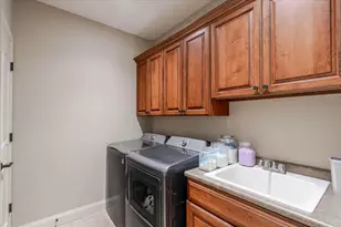 2104 Sinclair Ct, Bloomington, IL 61704 - Photo 19
