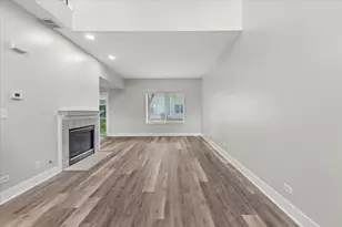 369 Abington Woods Dr, Aurora, IL 60502 - Photo 5