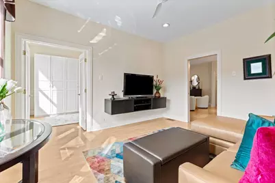 1916 W Irving Park Road, Chicago, IL 60613 - Photo 9