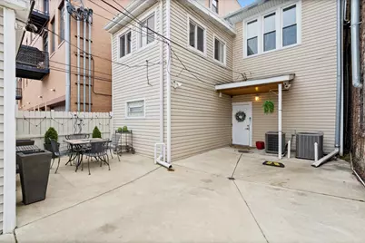 1916 W Irving Park Road, Chicago, IL 60613 - Photo 23