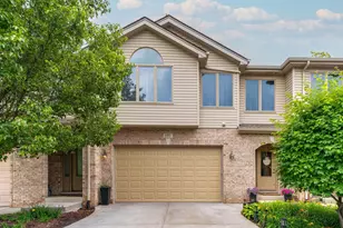 695 E Nerge Rd, Roselle, IL 60172 - Photo 1
