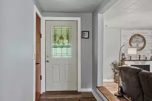 33834 Hillcrest Dr, Burlington, WI 53105 - Photo 3