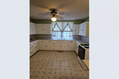 214 W 3rd Street, Brocton, IL 61917 - Photo 5