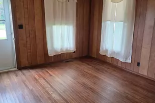 214 W 3rd St, Brocton, IL 61917 - Photo 9