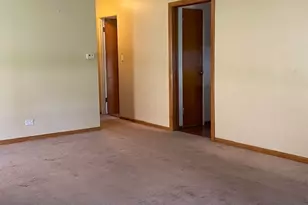 8741 S Washtenaw Ave, Evergreen Park, IL 60805 - Photo 5