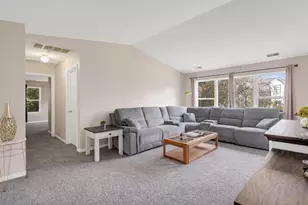 1104 Canterbury Ct, Elgin, IL 60120 - Photo 3