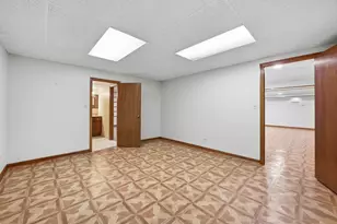 313 Trinity Ln, Oak Brook, IL 60523 - Photo 43