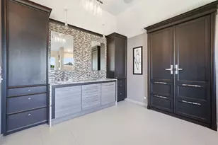 313 Trinity Ln, Oak Brook, IL 60523 - Photo 25