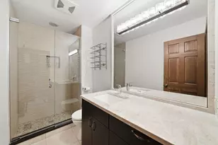 313 Trinity Ln, Oak Brook, IL 60523 - Photo 19